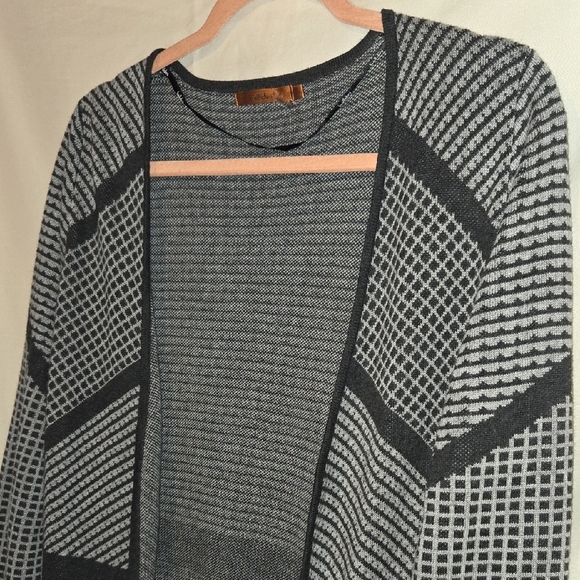 Belldini Black and Gray Knit Cardigan with Geometric Pattern - Picture 3 of 7